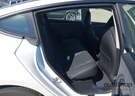 2024 Tesla Model 3 Long Range Dual Motor All-Wheel Drive/Rear-Wheel Drive z USA, uszkodzony, nr VIN 5YJ3E1EA2RF747491